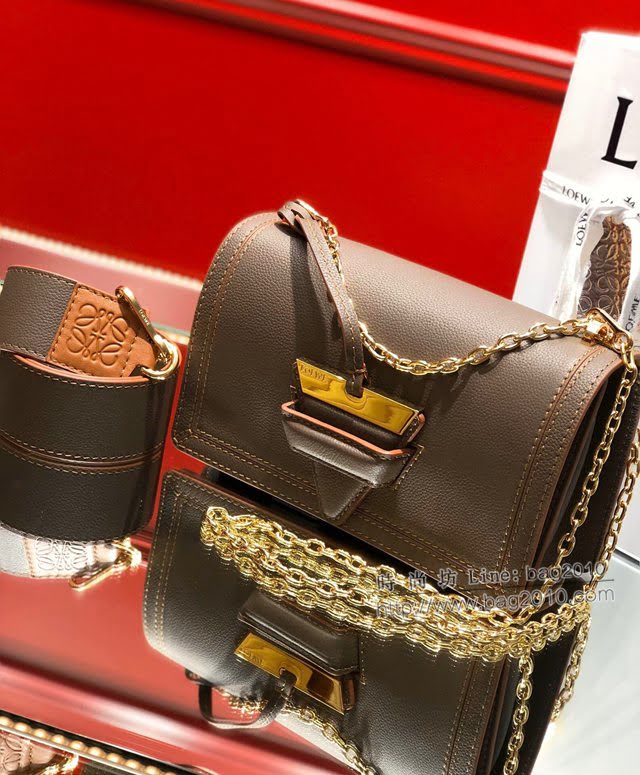 LOEWE包包 羅意威Barcelona三角包 羅意威斜挎包 10156  tcl1409